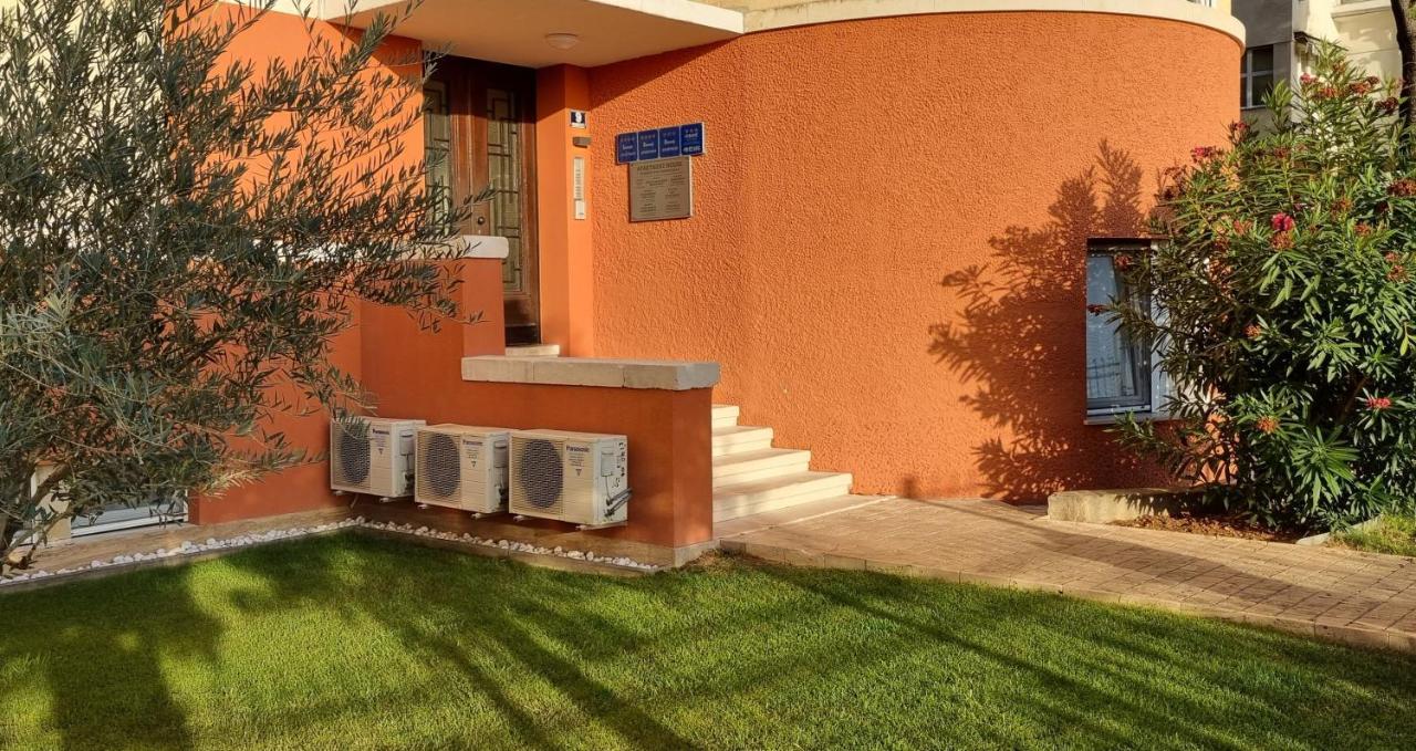 Apartments Suzy Split Exterior photo